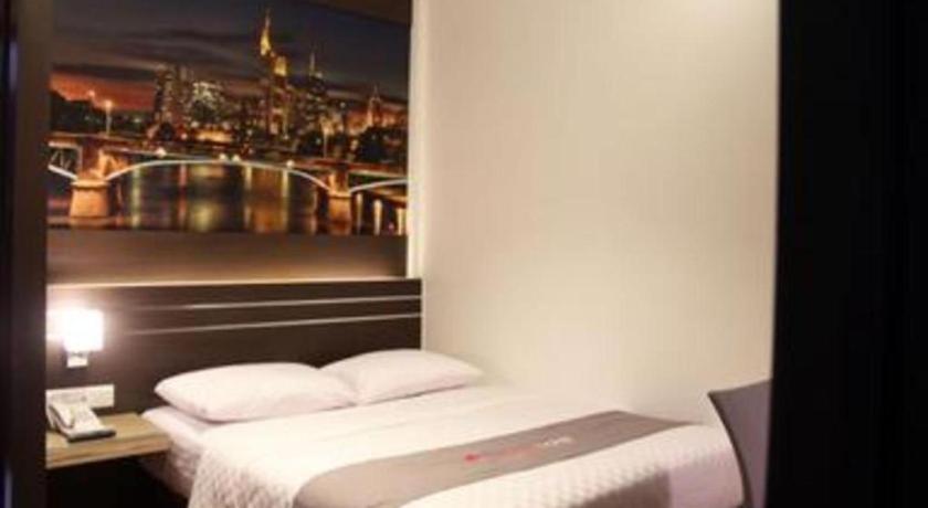 Neotel Hotel City Centre Tanjung Redep Dış mekan fotoğraf