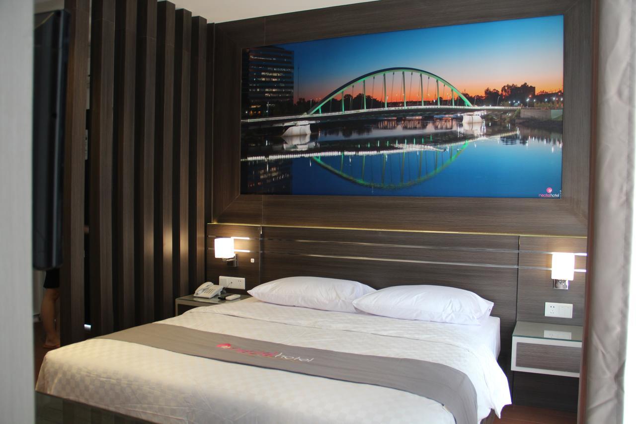 Neotel Hotel City Centre Tanjung Redep Dış mekan fotoğraf